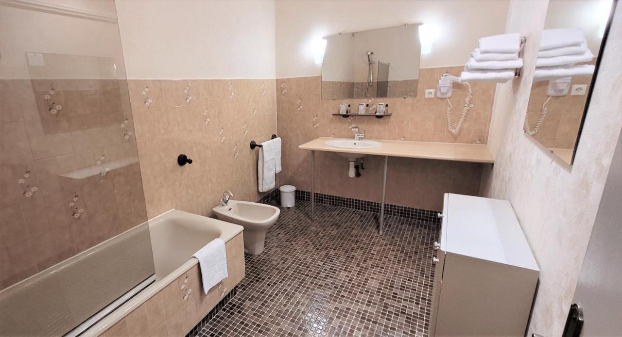 Nouvel Hotel 롱르소니에 외부 사진