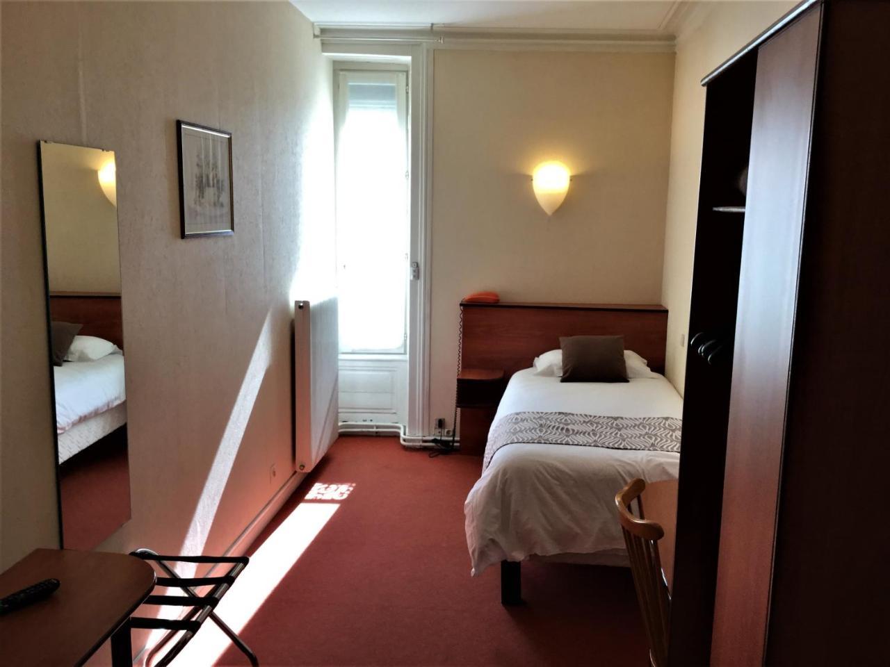 Nouvel Hotel 롱르소니에 외부 사진